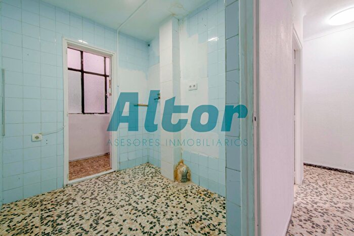Casas en venta y pisos alquiler - 2