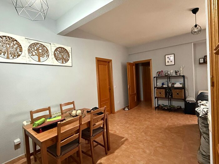 Casas en venta y pisos alquiler - 2