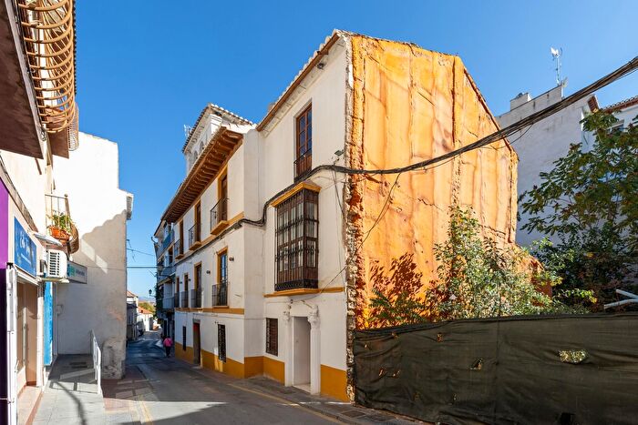 Casa en venta de 7 habitaciones: Ayuntamiento, Alhendín