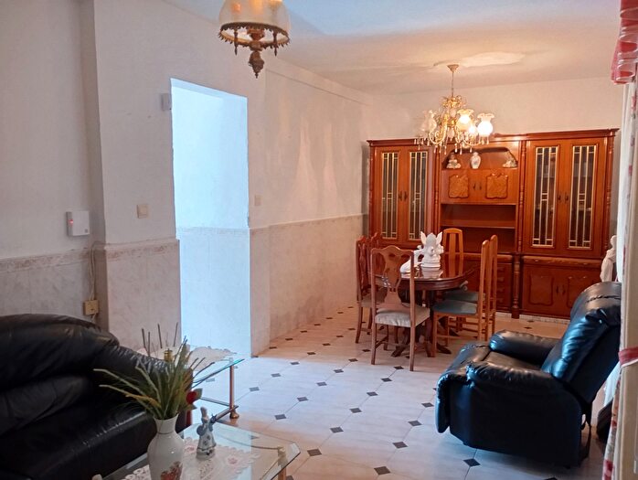 Casa en venta de 4 habitaciones en Cruz de Humilladero, Santa Cristina San Rafael