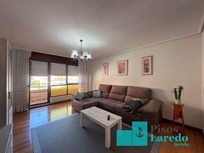Piso en venta de 3 habitaciones, Cantabria, Cantabria