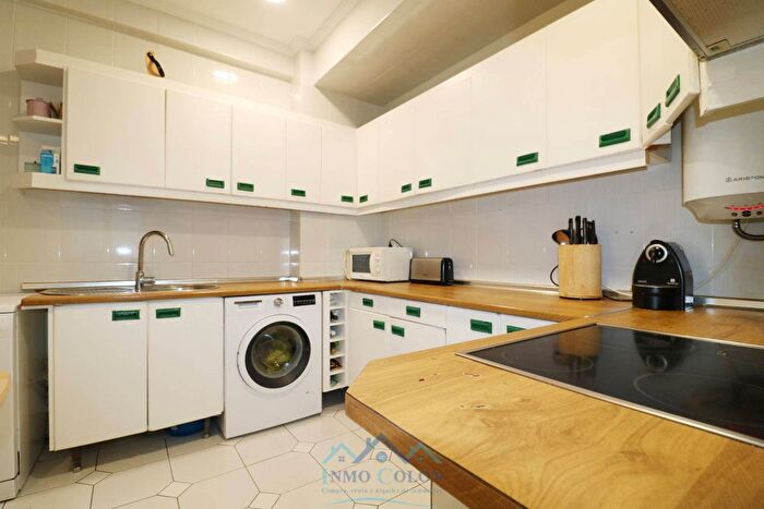 Casas en venta y pisos alquiler - 3