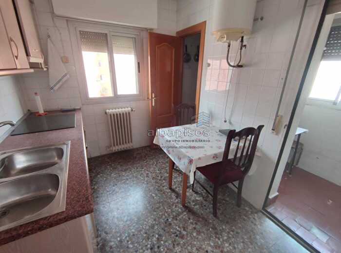 Piso en venta de 4 habitaciones en Castilla La Mancha, Albacete