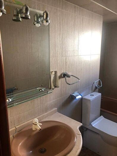 Casas en venta y pisos alquiler - 3