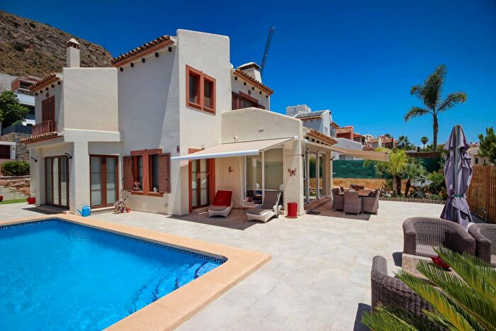 Casa en venta de 4 habitaciones en Comunitat Valenciana, Alicante
