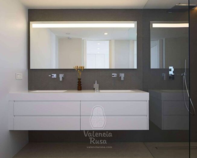 Casa en venta de 4 habitaciones, Comunitat Valenciana, Alicante