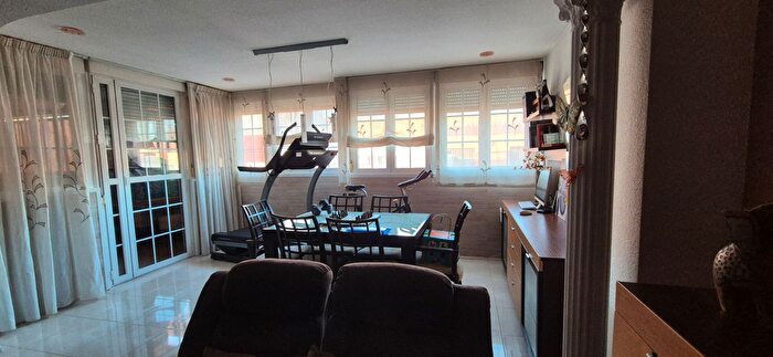 Casas en venta y pisos alquiler - 2