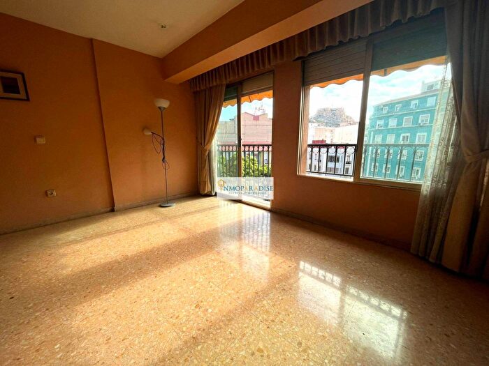 Casas en venta y pisos alquiler - 3
