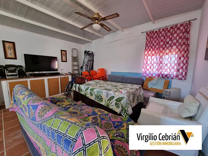 Casas en venta y pisos alquiler - 3