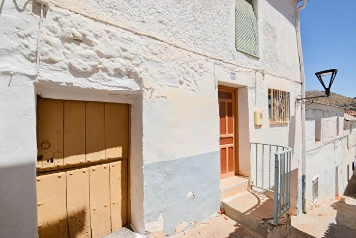 Casa en venta de 4 habitaciones, Colomera, Granada