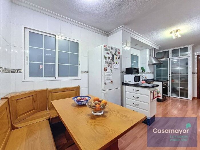 Casas en venta y pisos alquiler - 2