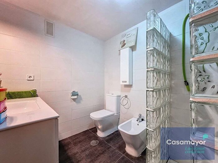 Casas en venta y pisos alquiler - 3