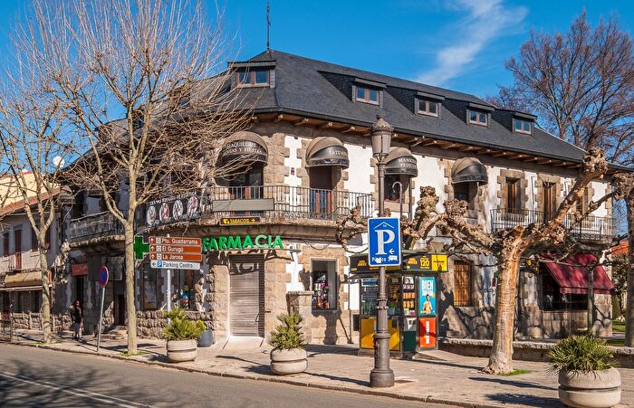 Casa en venta de 8 habitaciones, Guadarrama, Madrid