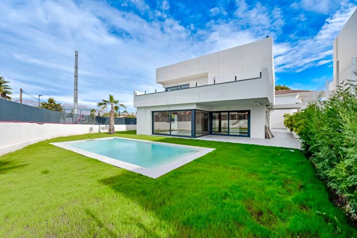 Casa en venta de 4 habitaciones: Comunitat Valenciana, Alicante