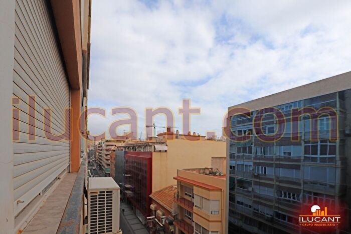 Piso en venta de 3 habitaciones: Centro, Ensanche Diputación