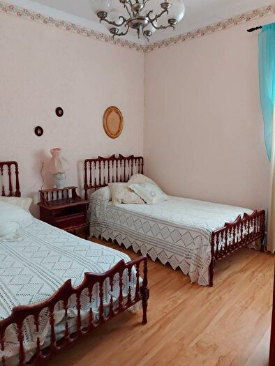Casas en venta y pisos alquiler - 2