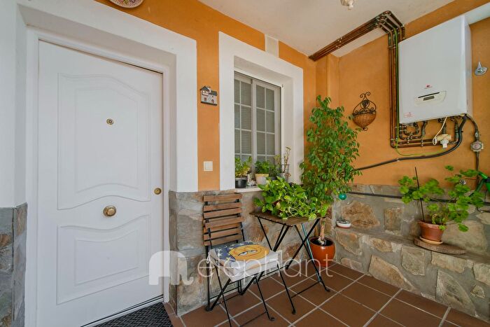 Casas en venta y pisos alquiler - 3