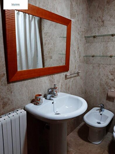 Casas en venta y pisos alquiler - 3