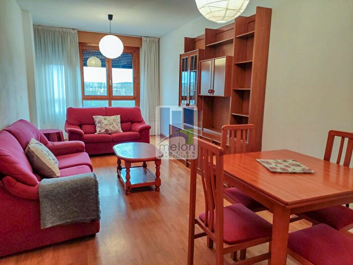 Piso en venta de 3 habitaciones en Barriada Yagüe, Burgos Capital