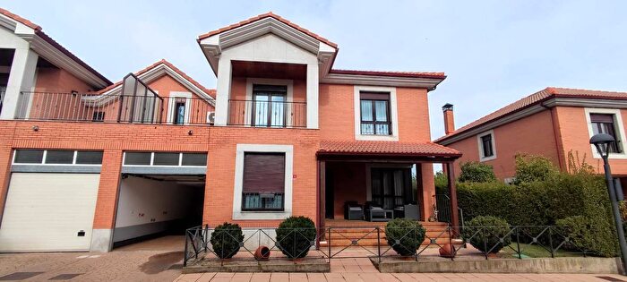 Casa de 4 habitaciones en venta en Castilla y León, León