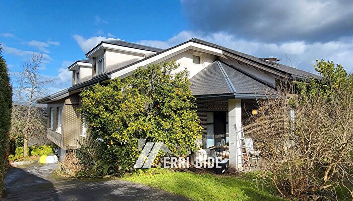 Casa de 5 habitaciones en venta en Mungia, Bizkaia