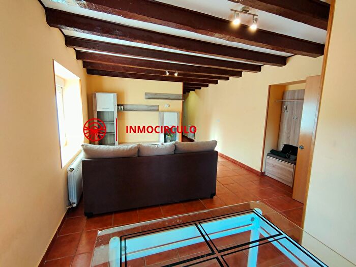 Casas en venta y pisos alquiler - 3