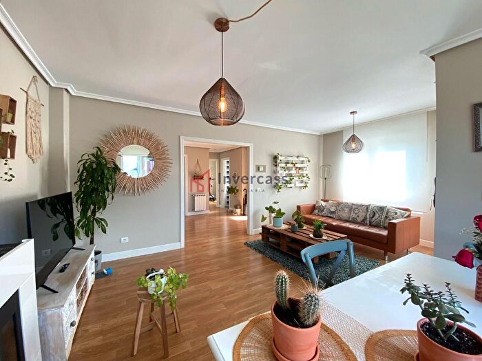 Casas en venta y pisos alquiler - 3