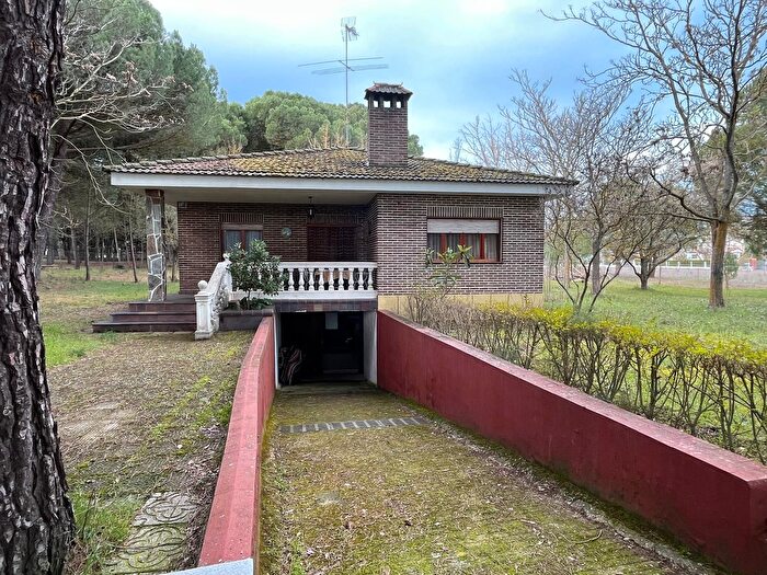 Casa en venta de 4 habitaciones, Villabáñez, Valladolid