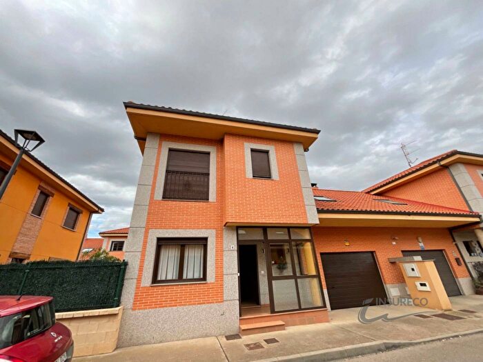 Casa en venta de 4 habitaciones: Castilla y León, León
