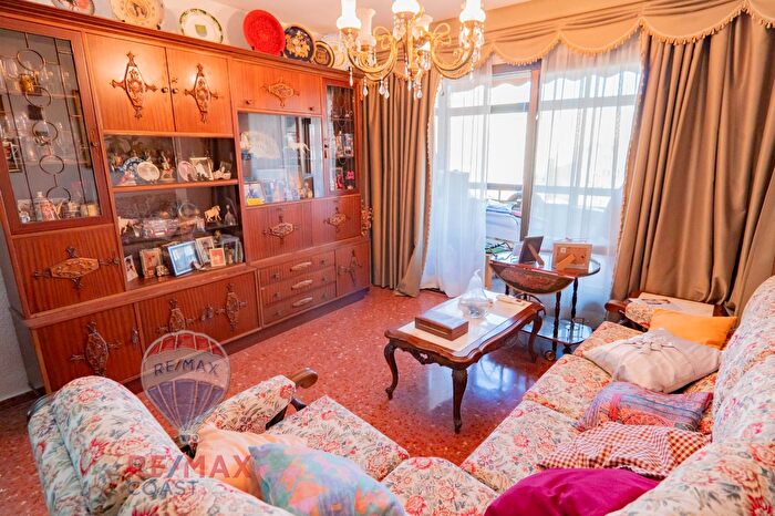 Casas en venta y pisos alquiler - 3