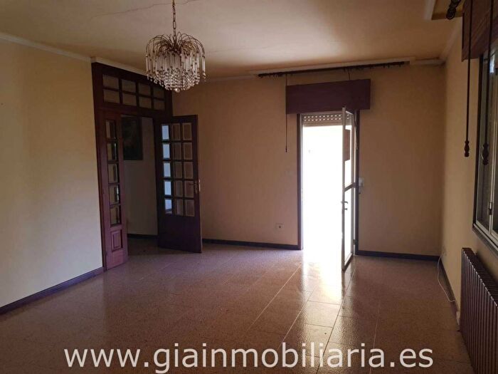 Casas en venta y pisos alquiler - 2