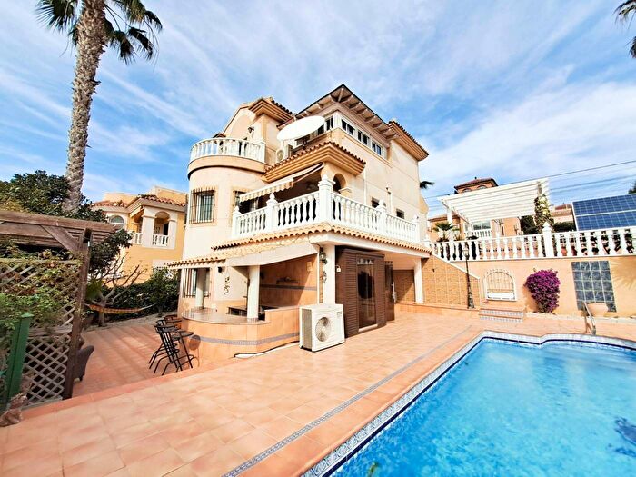 Casa de 5 habitaciones en venta en Comunitat Valenciana, Alicante