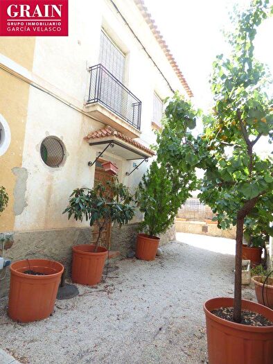 Casas en venta y pisos alquiler - 2
