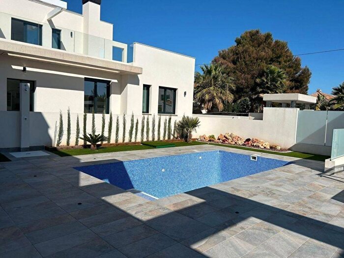Casa en venta de 4 habitaciones: Comunitat Valenciana, Alicante