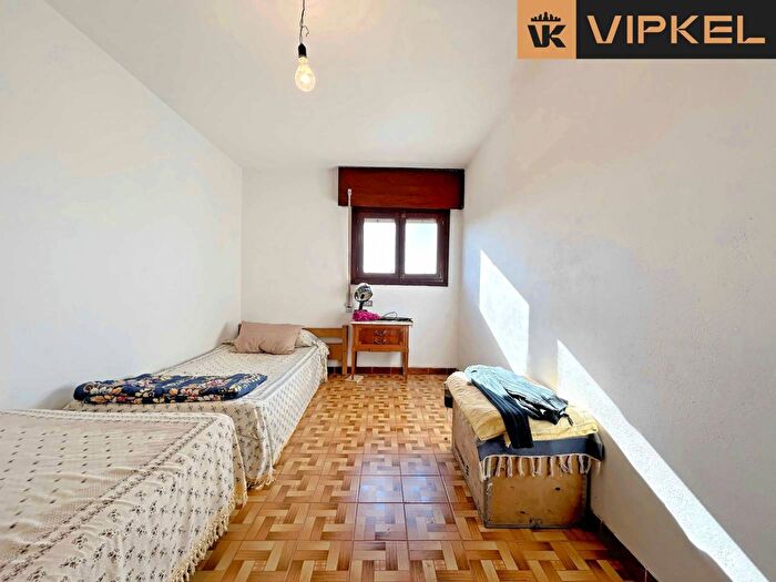 Casa en venta de 4 habitaciones: Galicia, A Coruña