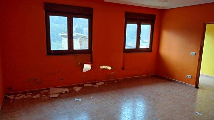 Casas en venta y pisos alquiler - 2