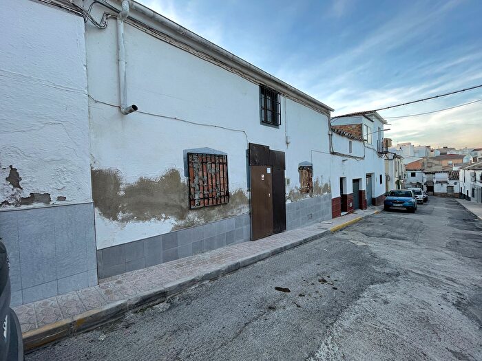Casa en venta de 3 habitaciones: Mengíbar, Jaén