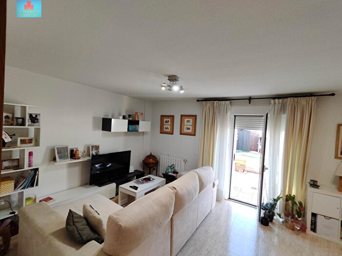 Casas en venta y pisos alquiler - 3