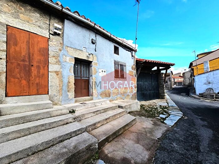 Casa en venta de 3 habitaciones en Villatoro, Ávila