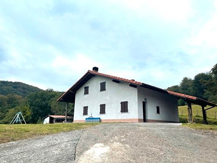 Casa en venta de 4 habitaciones en Etxalar, Navarra
