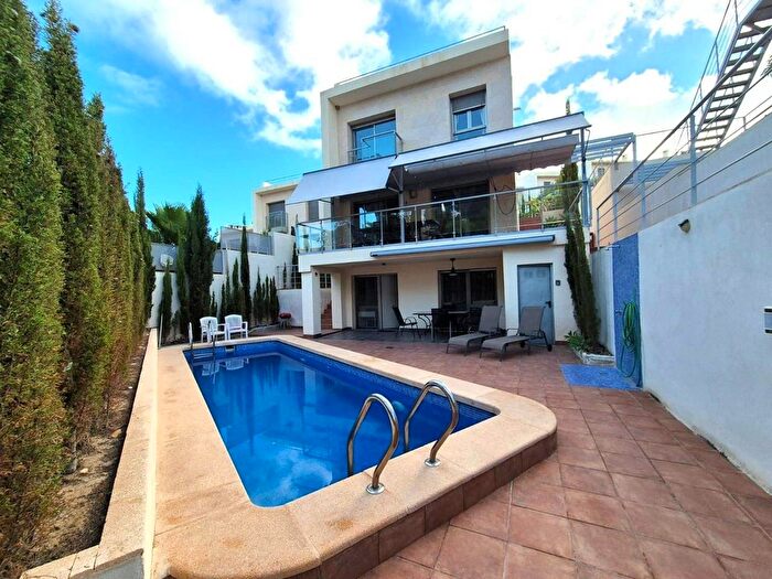 Casa en venta de 4 habitaciones en Comunitat Valenciana, Alicante