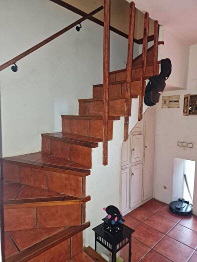 Casas en venta y pisos alquiler - 3