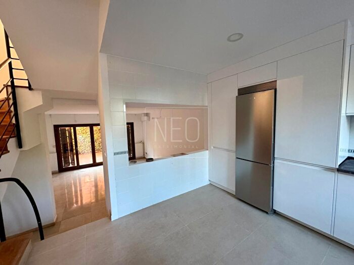 Casas en venta y pisos alquiler - 3