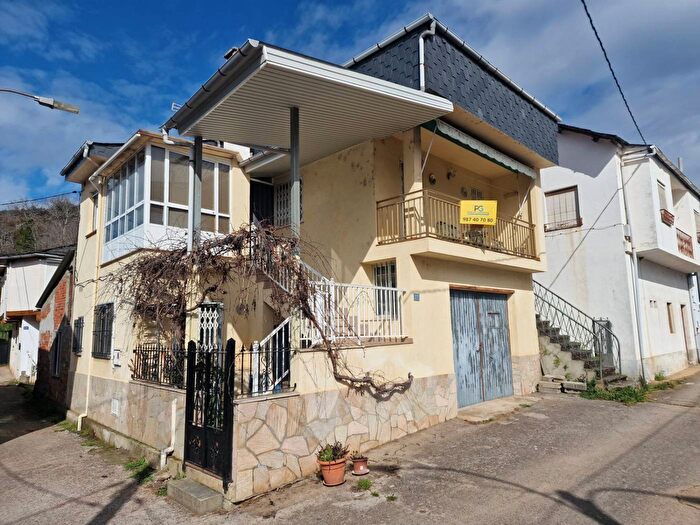 Casa de 2 habitaciones en venta en Castilla y León, León