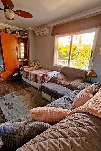 Casas en venta y pisos alquiler - 2