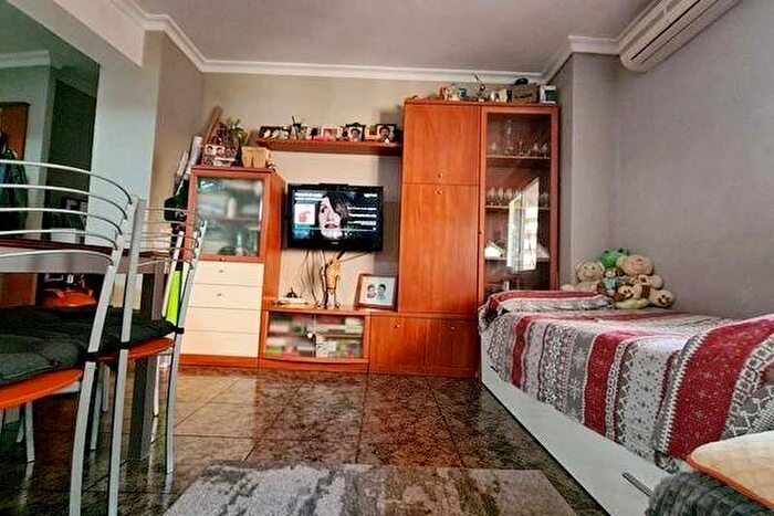 Casas en venta y pisos alquiler - 3