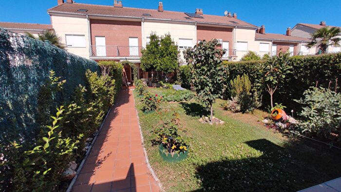 Casa en venta de 6 habitaciones, Villamuriel de Cerrato, Palencia