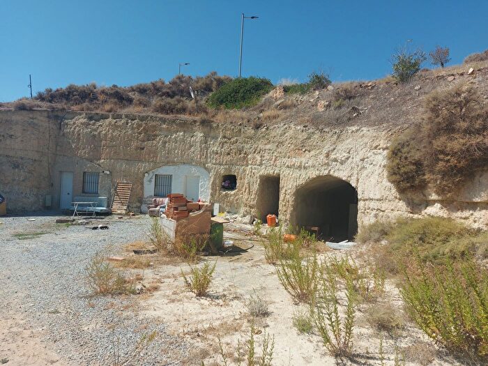 Casa en venta de 6 habitaciones, Cuevas del Campo, Granada