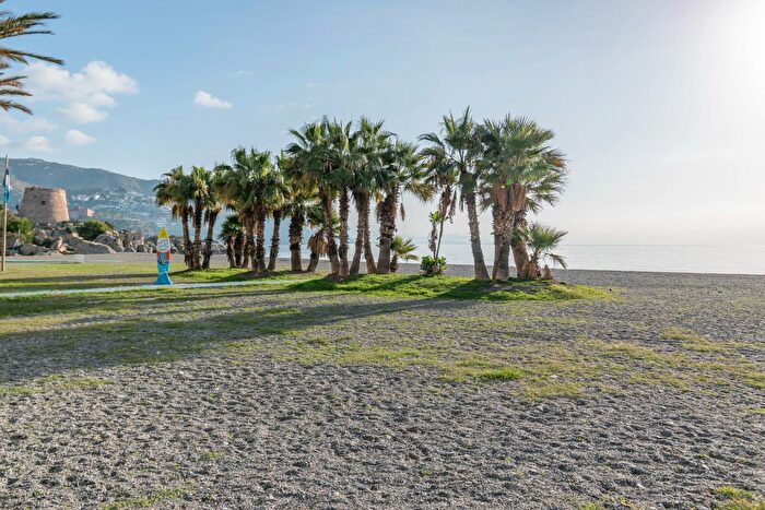 Velilla Velilla Taramay, Almuñécar: Piso en venta de 2 habitaciones