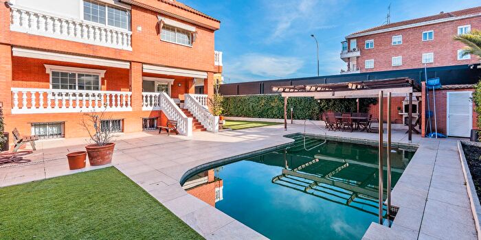 Casa en venta de 7 habitaciones en Fuencarral El Pardo, Peñagrande
